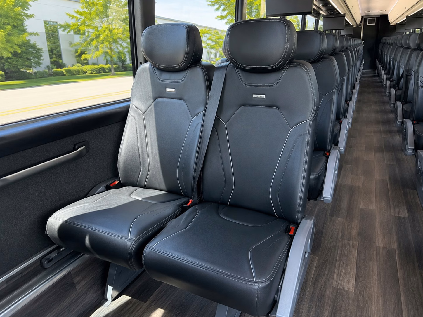 redmondcharterbuscompany com makes woodinville winery wedding shuttles easy